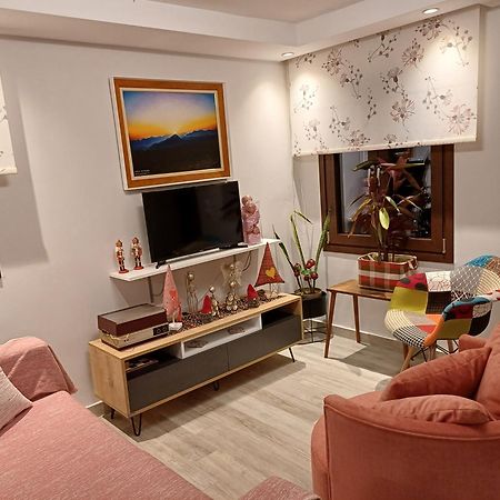 Το Σπίτι Της Ευτυχίας Σουίτα Apartment Karpenisi Luaran gambar