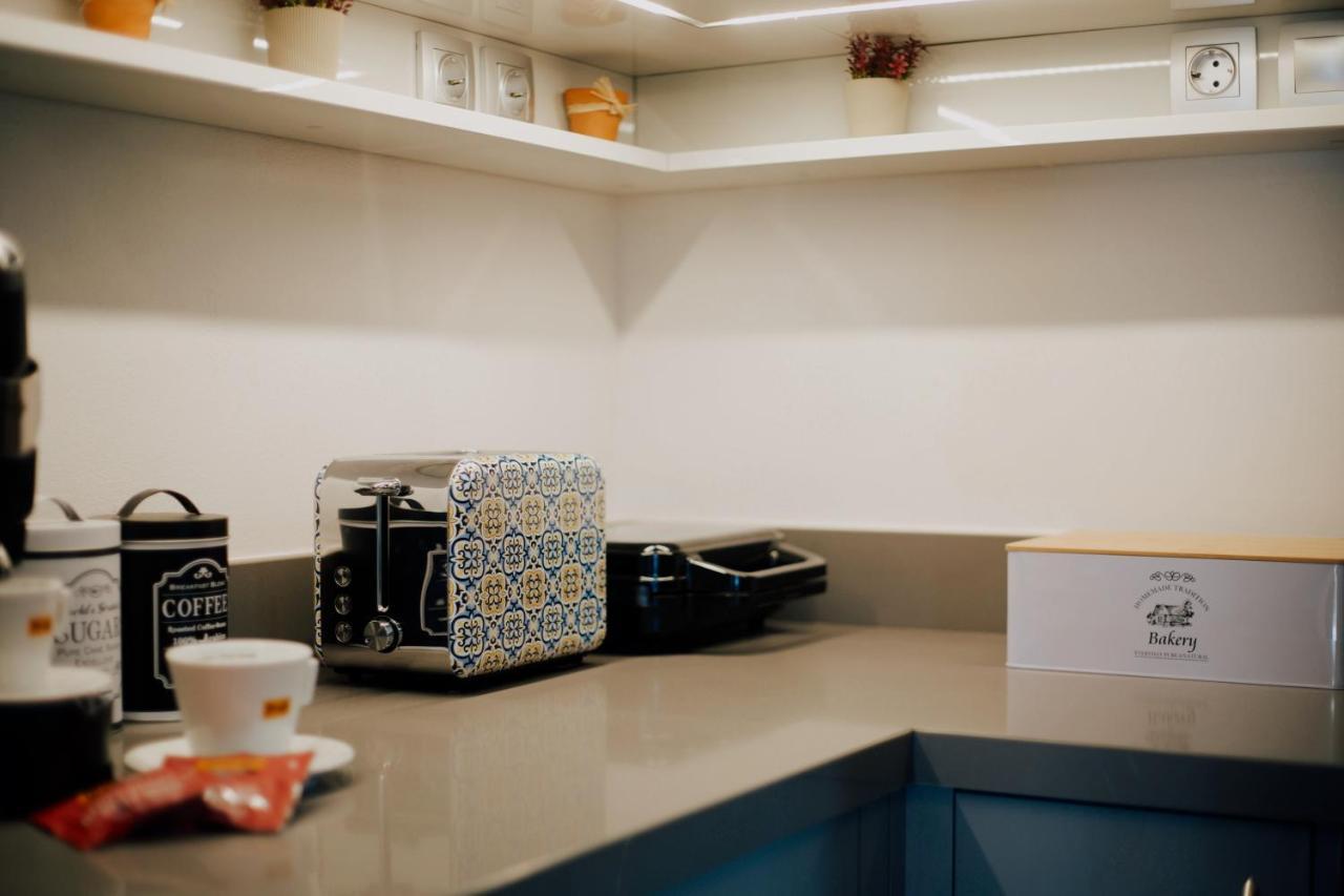 Το Σπίτι Της Ευτυχίας Σουίτα Apartment Karpenisi Luaran gambar